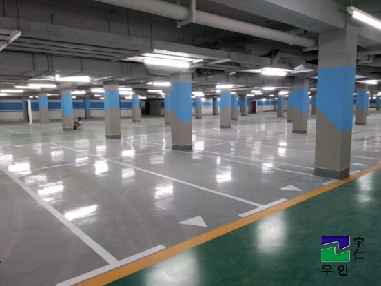 环氧地坪漆生产厂家，环氧自流平地坪漆施工的那些事